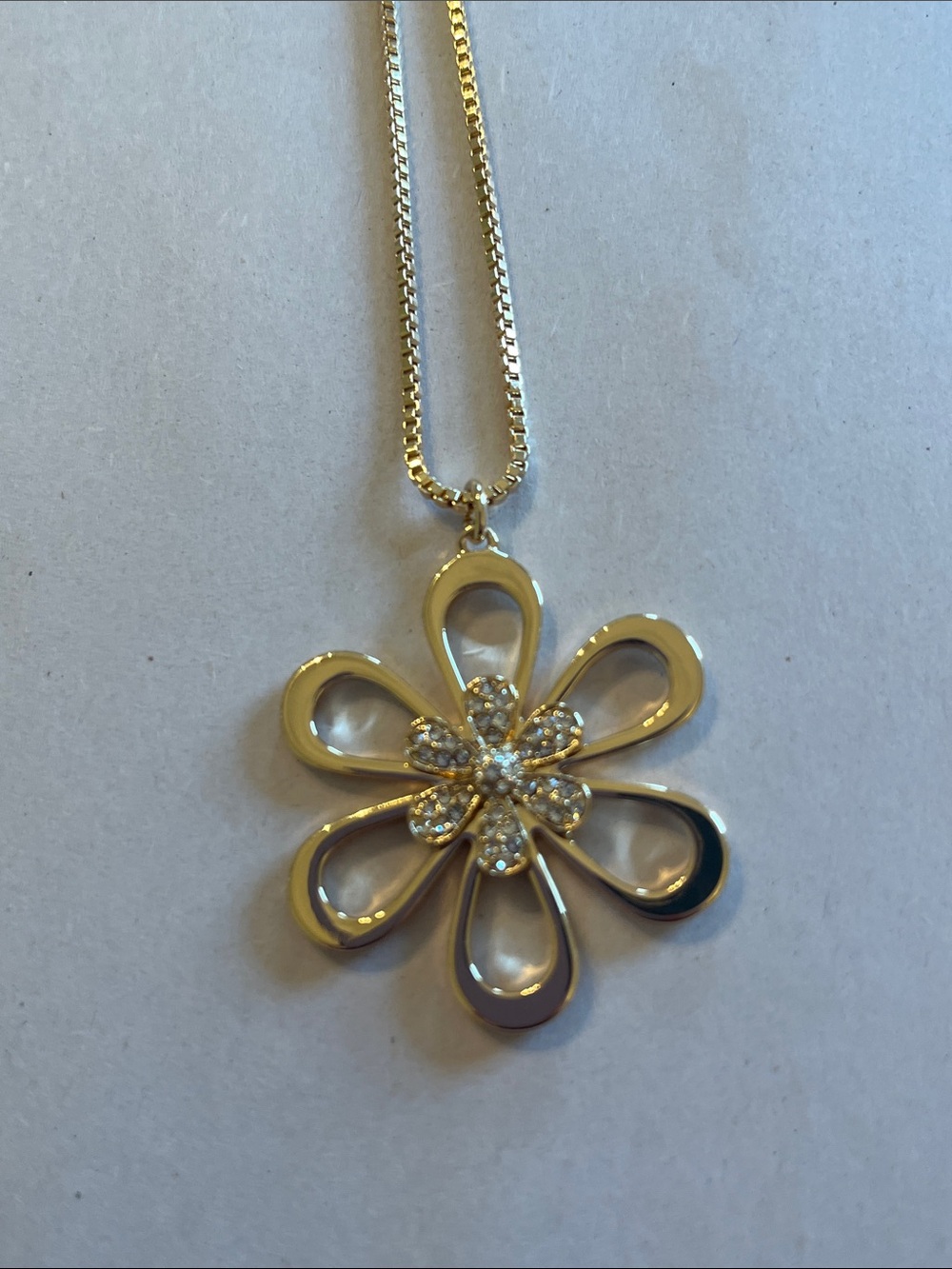 Karl Lagerfeld Daisy 36” Adjustable Pendant Necklace - Picture 4 of 5